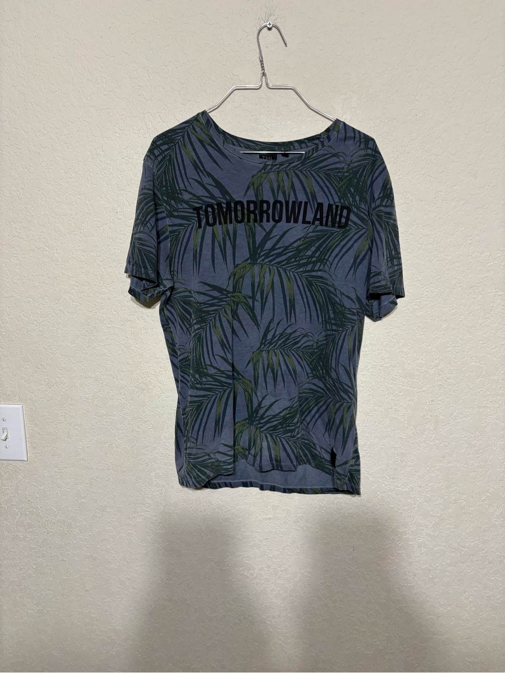 TOMORROWLAND vintage Blue Palm-Print Short Sleeve Disney Tee